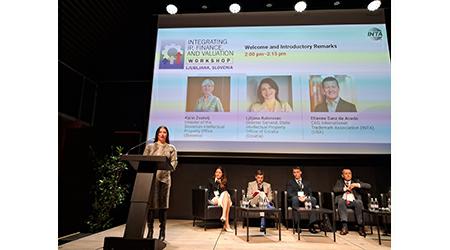 fotografija konferencije