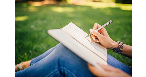 Bilježnica u kojoj se upisuje tekst olovkom